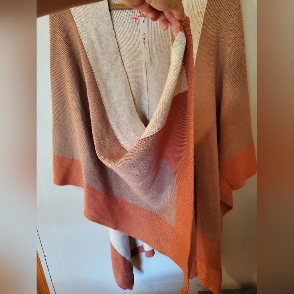 Cozy Color Block Wrap - Picture 7 of 9